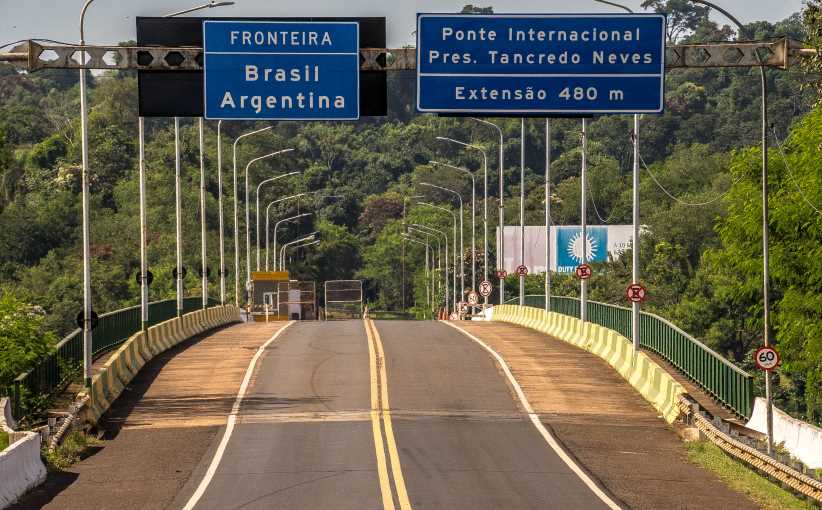Ponte Tancredo Neves, na fronteira entre Brasil (Foz do Iguaçu) e Argentina (Puerto Iguazú) - Foto: Marcos Labanca/H2FOZ