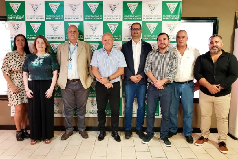 Autoridades participantes do encontro dessa sexta-feira. Imagem: Gentileza/Prefeitura de Puerto Iguazú