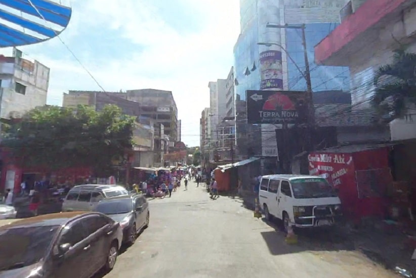 Trecho da Rua Camilo Recalde, no centro de Ciudad del Este. Imagem: Imago Interativa/Street View