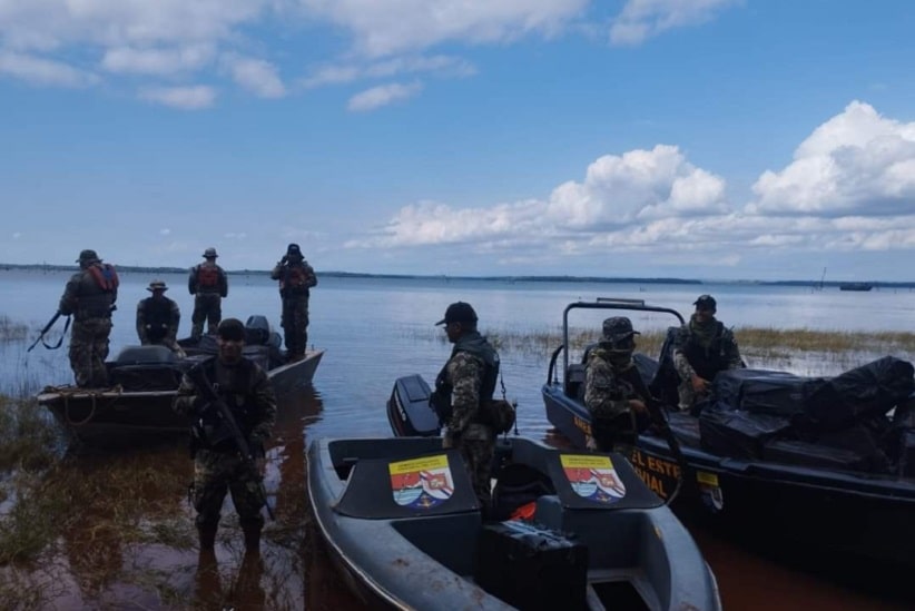 Equipe que participou da apreensão. Imagem: Gentileza/Armada Paraguaya