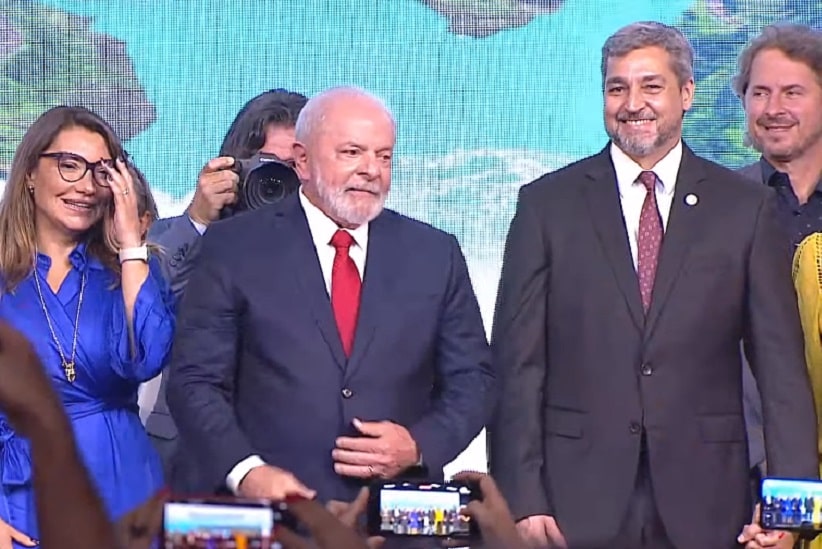 Lula e Mario Abdo Benítez durante o evento em Itaipu. Imagem: Reprodução/Itaipu Binacional