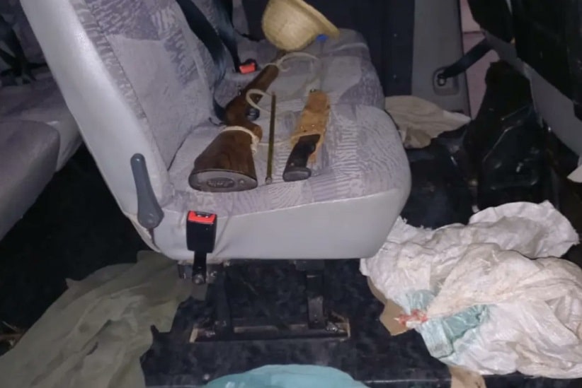 Parte dos equipamentos foi encontrada no interior de uma van pertencente aos caçadores. Imagem: Gentileza/Ministério do Meio Ambiente de Misiones