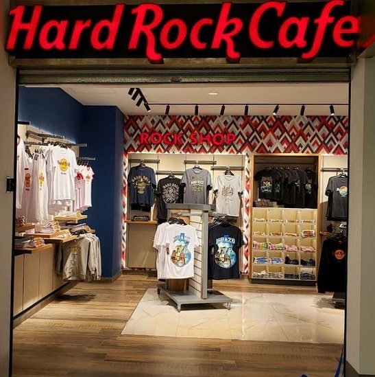 Loja com acessórios da marca foi inaugurada em outubro de 2022. Imagem: Gentileza/Hard Rock Cafe