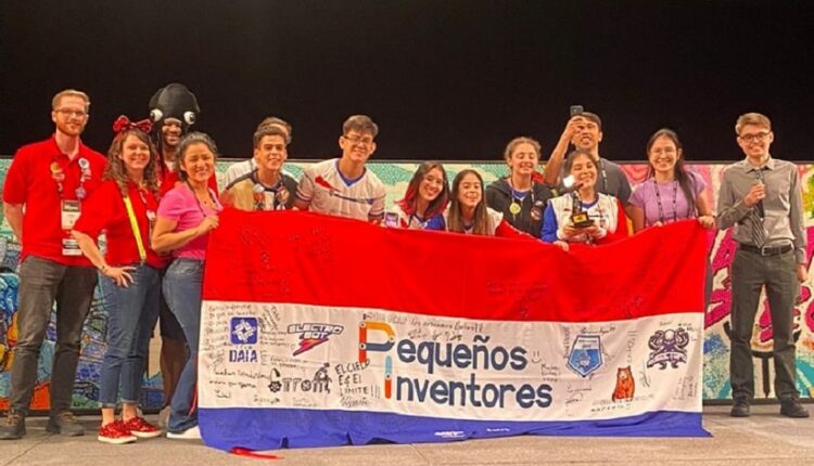 É a primeira vez que uma equipe paraguaia é reconhecida em um evento global da First LEGO LeagueFoto: Gentileza/IP Paraguay