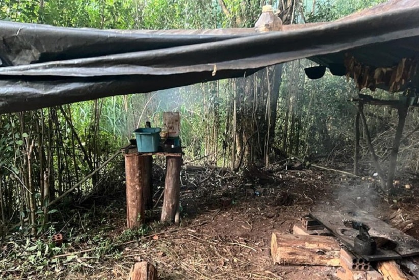 Segundo os resgatados, o empregador prometeu pagamento apenas após o término do serviço. Imagem: Gentileza/Polícia Federal