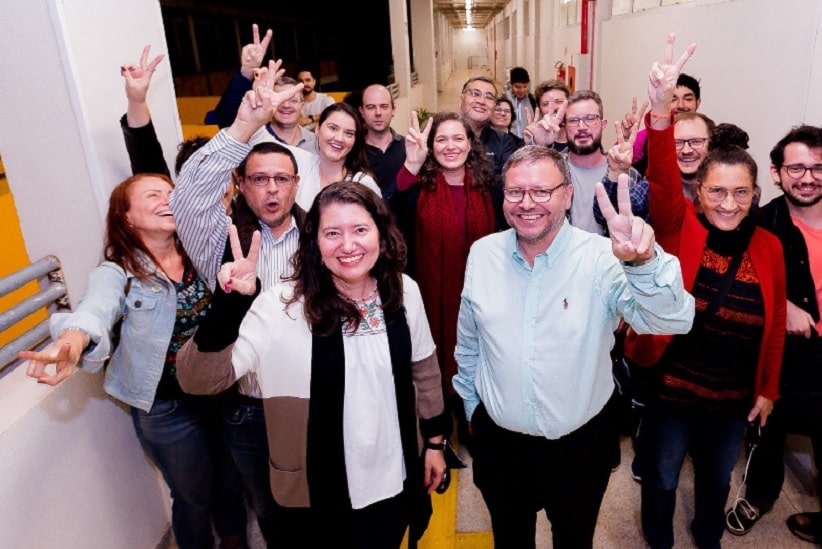 Integrantes da Chapa 2, com Diana Araújo e Rodne de Oliveira Lima ao centro. Imagem: Gentileza/Chapa 2