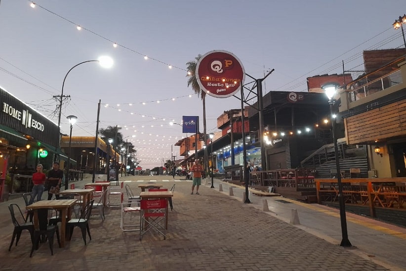 Avenida Brasil à noite, com a nova proposta de uso. Foto: Gentileza/Governo de Misiones