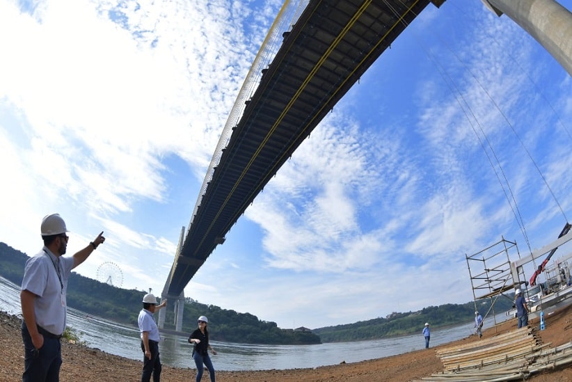 Técnicos de Itaipu acompanharam o processo de instalação, ocorrido no último sábado (6). Imagem: Gentileza/Itaipu Binacional