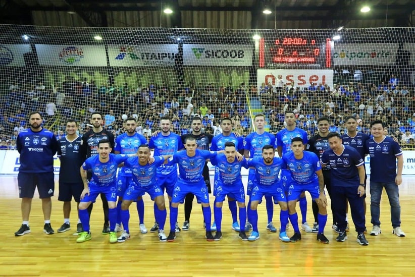 Equipe pronta para o duelo contra o Magnus no Costa Cavalcanti. Foto: Nilton Rolin/Foz Cataratas Futsal