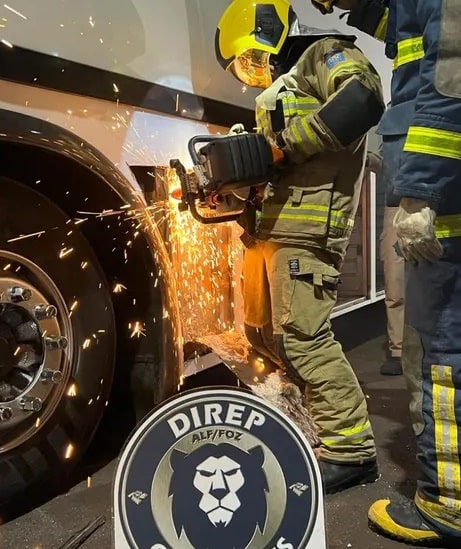 Ação contou com a ajuda de integrantes do Corpo de Bombeiros. Foto: Gentileza/RFB