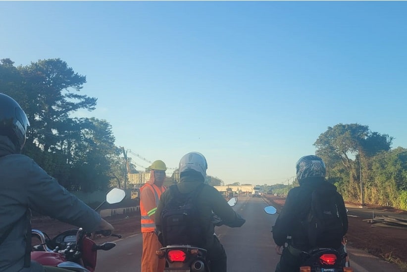 Bloqueio da pista nos dois sentidos teve início logo após as 8h. Foto: Wemerson Augusto