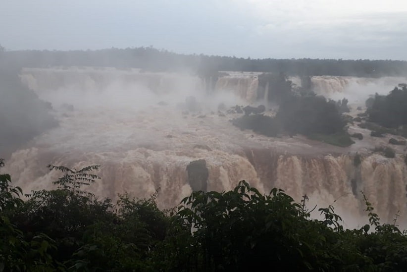 Saltos dos Três Mosqueteiros, na parte intermediária da Trilha das Cataratas. Foto: Guilherme Wojciechowski/H2FOZ