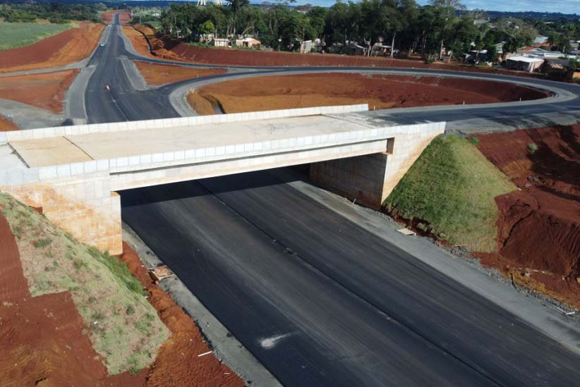 Viaduto entre a Perimetral Leste e a Avenida Mercosul, futura conexão com a Ponte Tancredo Neves (Brasil/Argentina). Foto: Gentileza/DER-PR