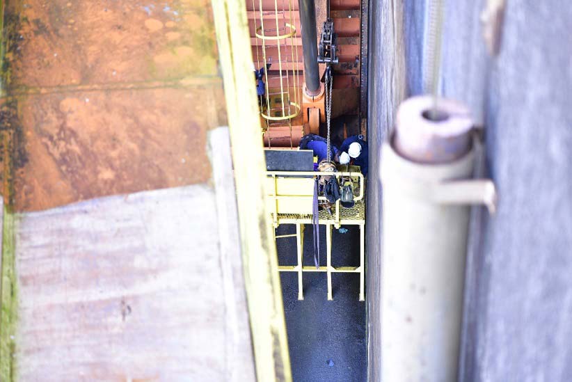 Manutenção em cada uma das 14 comportas dura cerca de duas semanas. Foto: Gentileza/Itaipu Binacional