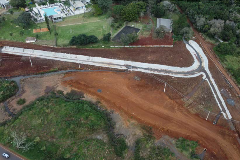 Obras de drenagem nas imediações do futuro viaduto da Perimetral Leste com a BR-469. Imagem: Divulgação/DER-pR