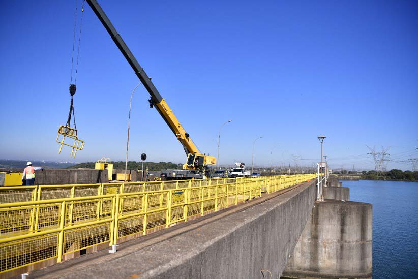 Área no entorno da comporta é isolada durante o trabalho. Foto: Gentileza/Itaipu Binacional