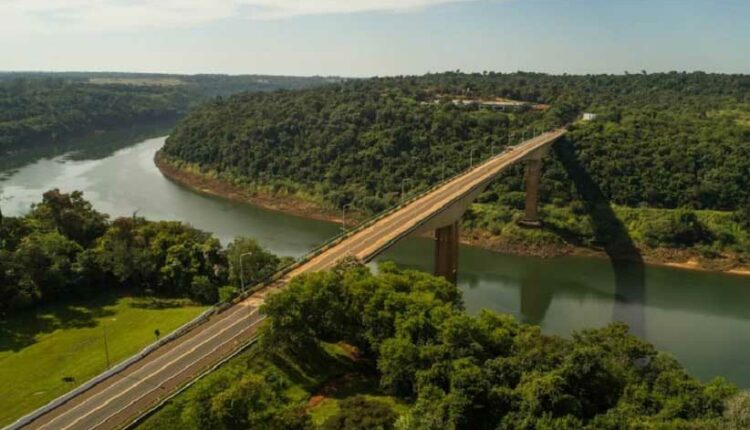 Vista aérea da Ponte Tancredo Neves, inaugurada em 1985. Foto: Marcos Labanca/H2FOZ