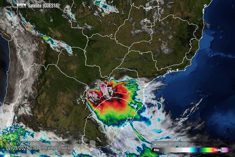 Registro do satélite GOES16 à 1h30, momento em que moradores relataram a ocorrência de granizo na região fronteiriça. Imagem: Simepar