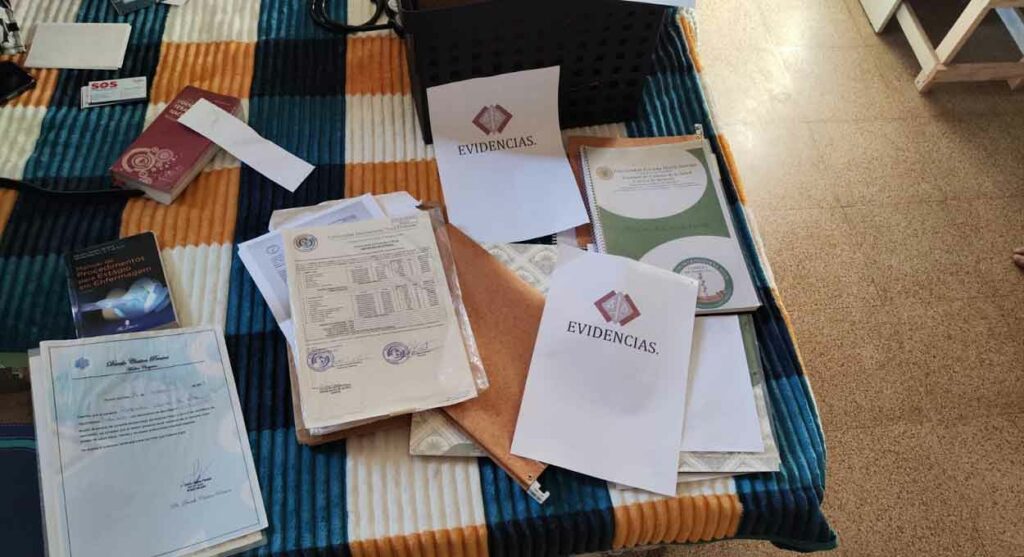 Material apreendido no apartamento dos investigados como autores das fraudes. Foto: Gentileza/Interpol Paraguay