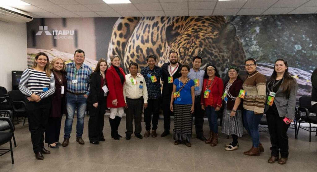 Lideranças presentes no encontro, promovido pelo GT Itaipu Saúde. Foto: Gentileza/Itaipu Binacional (MD)