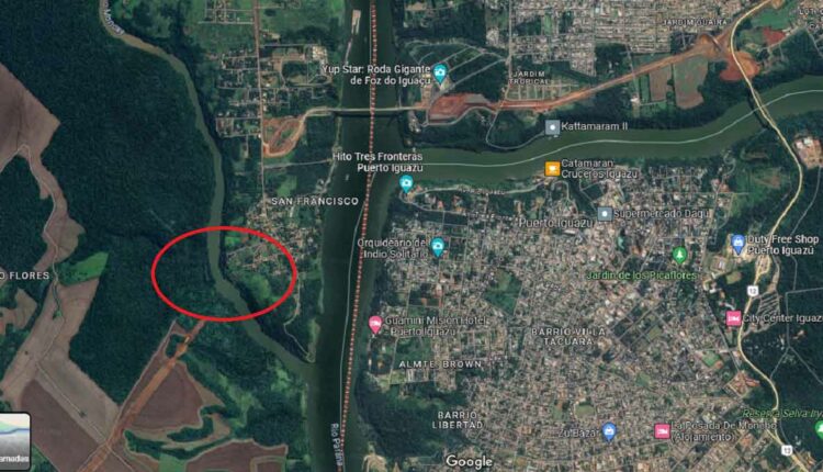 Local de instalação da futura ponte, conforme imagem de satélite do serviço Google Maps.
