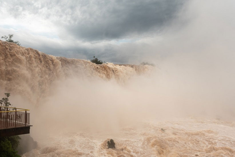 Visão imponente das Cataratas, na margem brasileira do Rio Iguaçu. Foto: Nilmar Fernando/Urbia Cataratas