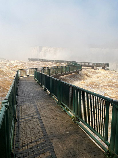 Passarela brasileira da Garganta do Diabo está aberta neste sábado (11). Foto: Cesar Muller/Urbia Cataratas