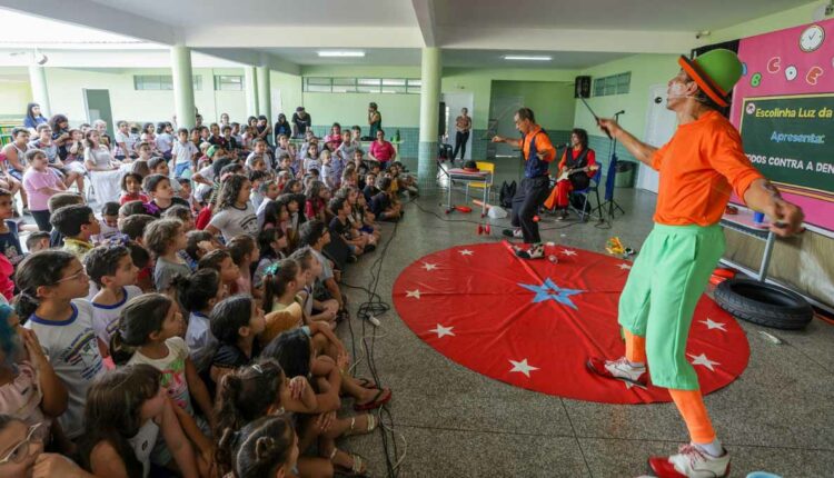 Ações desenvolvidas pela binacional incluíram o Circo da Dengue, que percorreu as escolas. Foto: Kiko Sierich/PTI