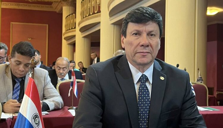 Walter Harms chefiava a delegação do Paraguai no Parlamento do Mercosul (Parlasul). Foto: Gentileza/Assessoria parlamentar