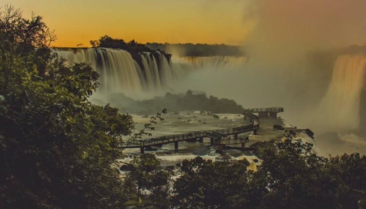Dezembro e janeiro são períodos de alta temporada no turismo de Foz do Iguaçu. Foto: Nilmar Fernando/Urbia Cataratas