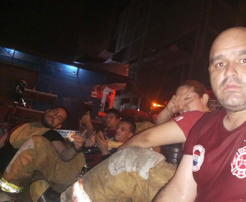 Intensidade do trabalho tem levado os brigadistas ao limite. Foto: Gentileza/Corpo de Bombeiros Voluntários de Minga Guazú